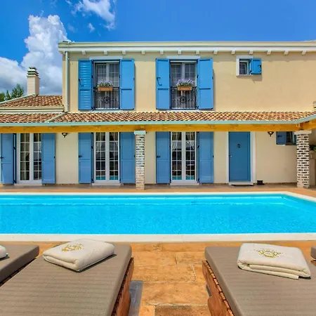 Mek Prázdninový dům *