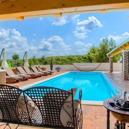 Mek Casa de Férias