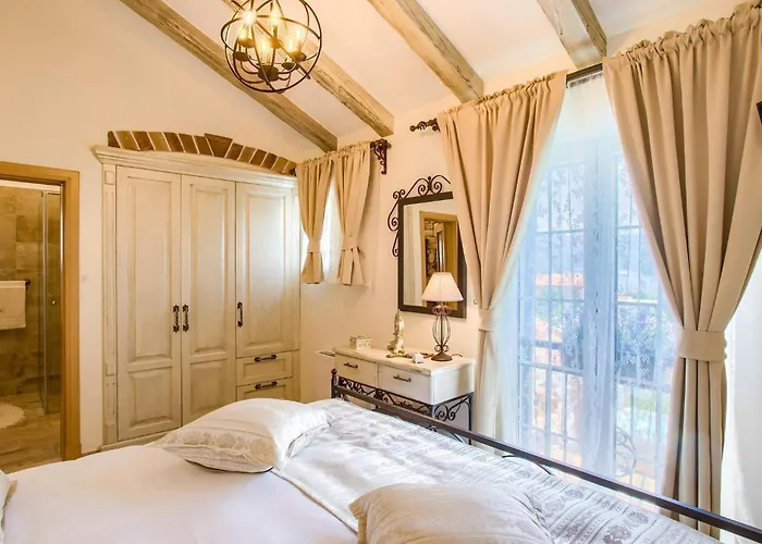 Hébergement de vacances Mek