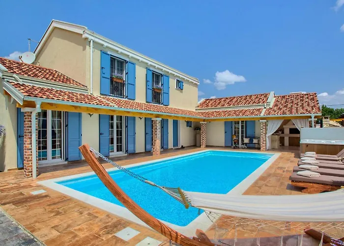 Hébergement de vacances Mek *